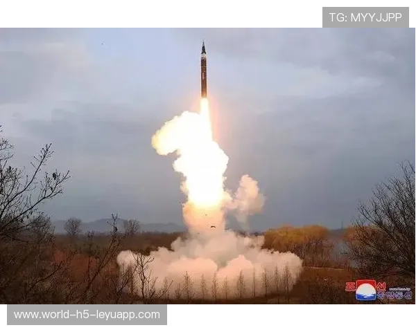 朝鲜集束弹配合俄军火力？战局或重构，朝鲜被指发射2枚弹道导弹