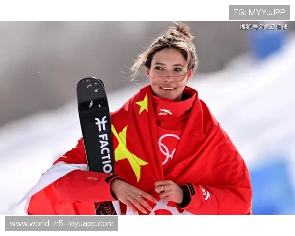 谷爱凌冰雪康复历程感人，伤后复出首场即夺魁展现王者霸气