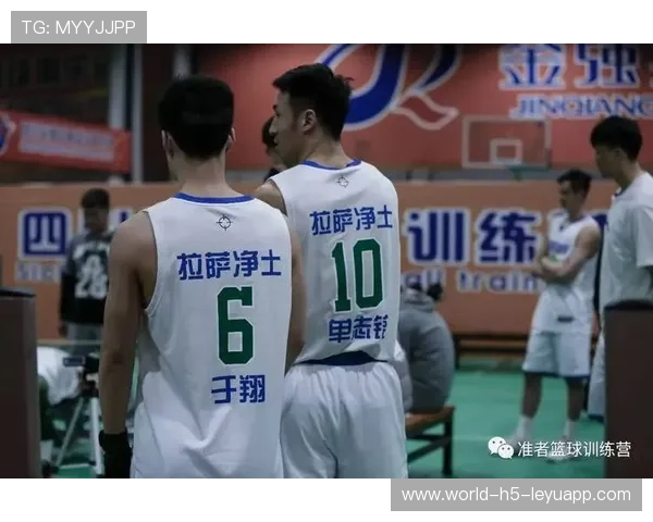 职业前锋在高强度压迫防守下的无球跑动决策模型